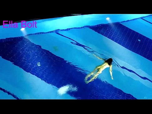 ❤️ Não consigo parar de ver, jovem loira apanhada a nadar nua na piscina da estância balnear ELLA BOLT ️❌ Porno em nós pt.freepornhdonlinegay.ru ❌❤